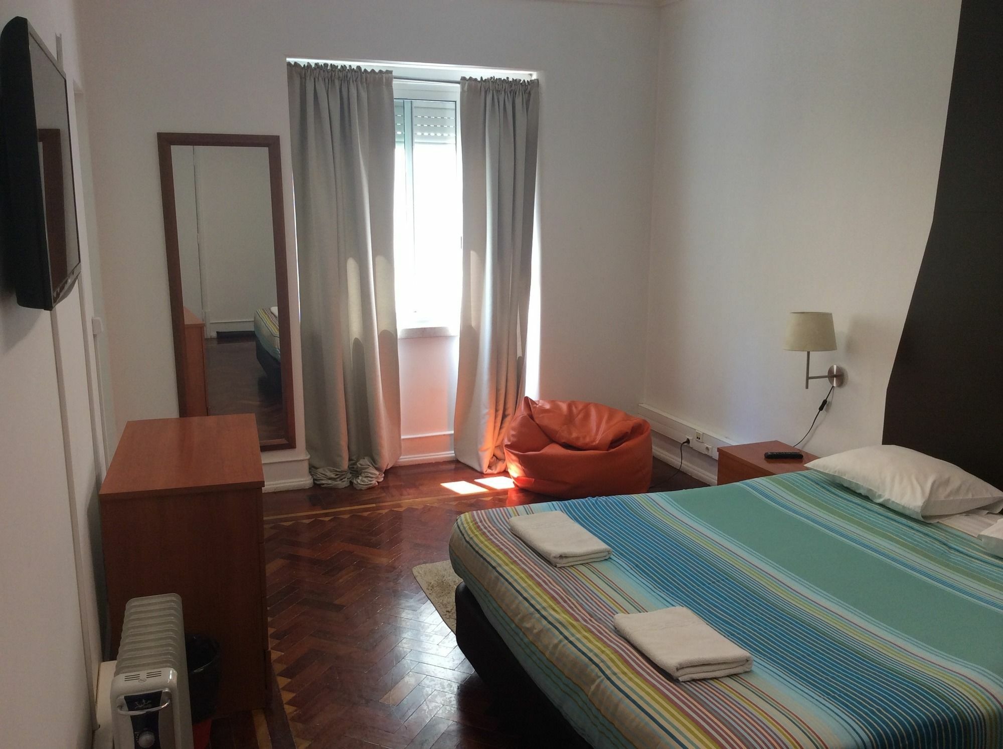 Tagus Palace Guesthouse ลิสบอน ภายนอก รูปภาพ